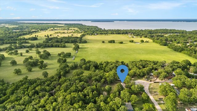 1334 E Woods Drive, Kemp, TX 75143