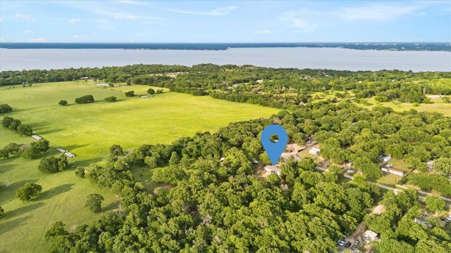 1334 E Woods Drive, Kemp, TX 75143
