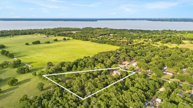 1334 E Woods Drive, Kemp, TX 75143