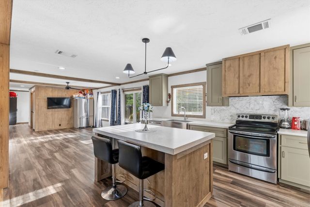 1334 E Woods Drive, Kemp, TX 75143
