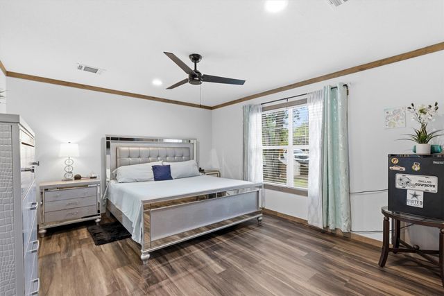 1334 E Woods Drive, Kemp, TX 75143