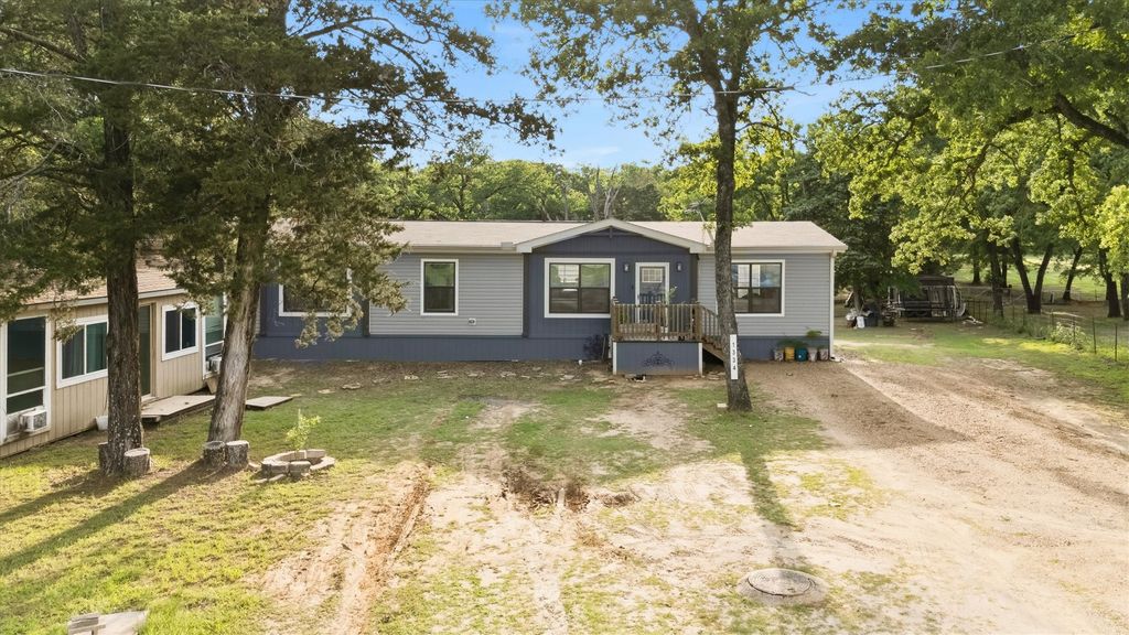1334 E Woods Drive, Kemp, TX 75143