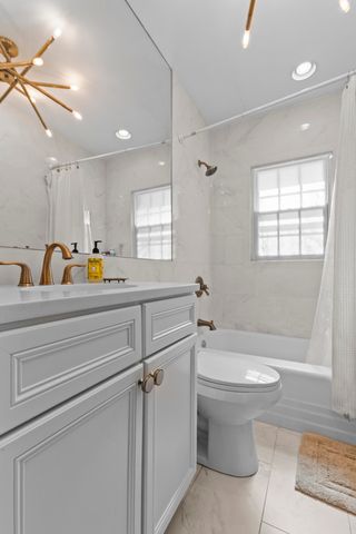 440 Henry Clay Boulevard, Lexington, KY 40502