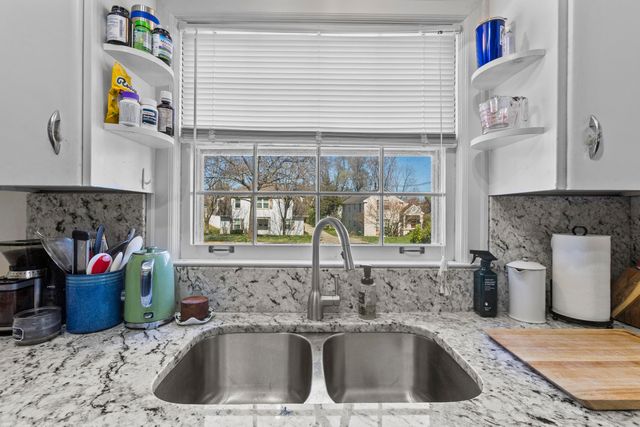 440 Henry Clay Boulevard, Lexington, KY 40502