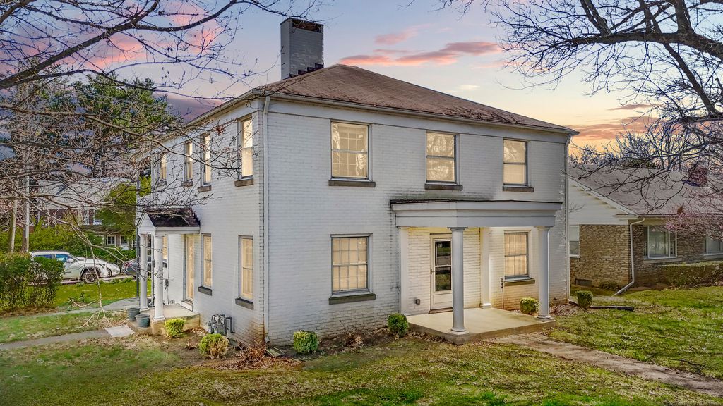 440 Henry Clay Boulevard, Lexington, KY 40502