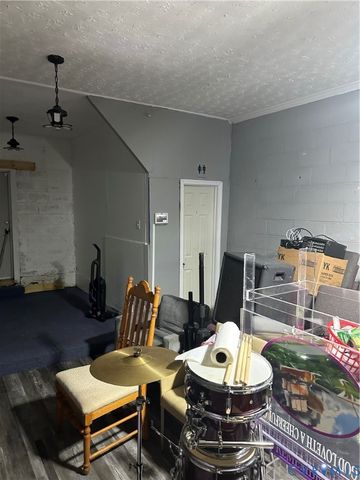 650 S Jones St, Petersburg, VA 23803