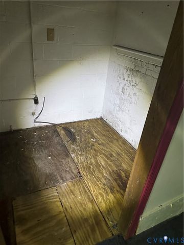 650 S Jones St, Petersburg, VA 23803