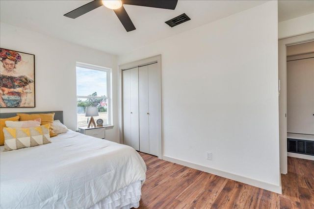 1102 N Austin Ave, Georgetown, TX 78626