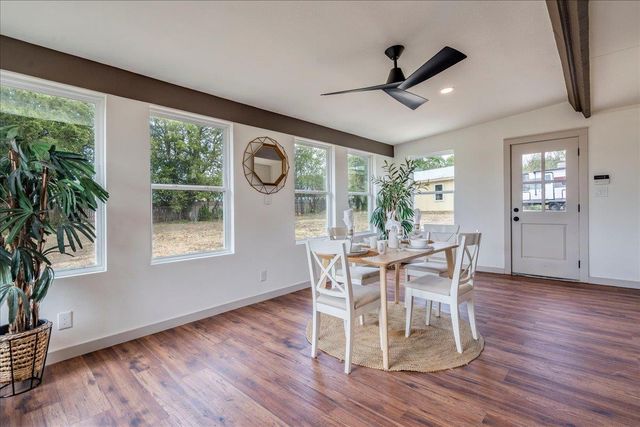 1102 N Austin Ave, Georgetown, TX 78626