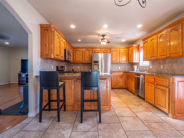 717 S 17th Street, Mcalester, OK 74501