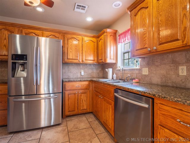 717 S 17th Street, Mcalester, OK 74501