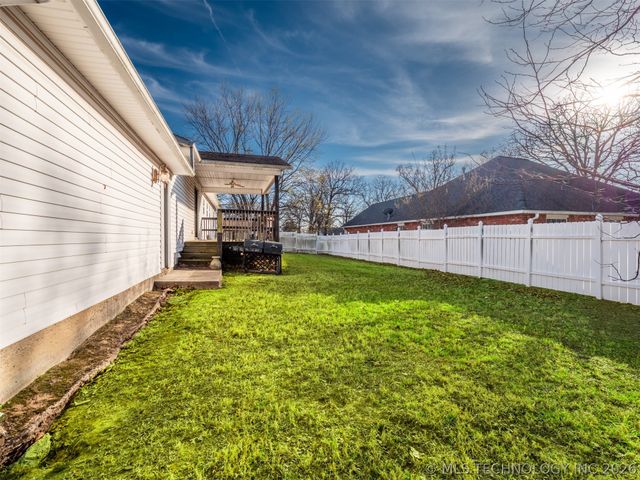 717 S 17th Street, Mcalester, OK 74501