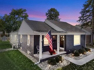 2376 Thomas Avenue, Berkley, MI 48072