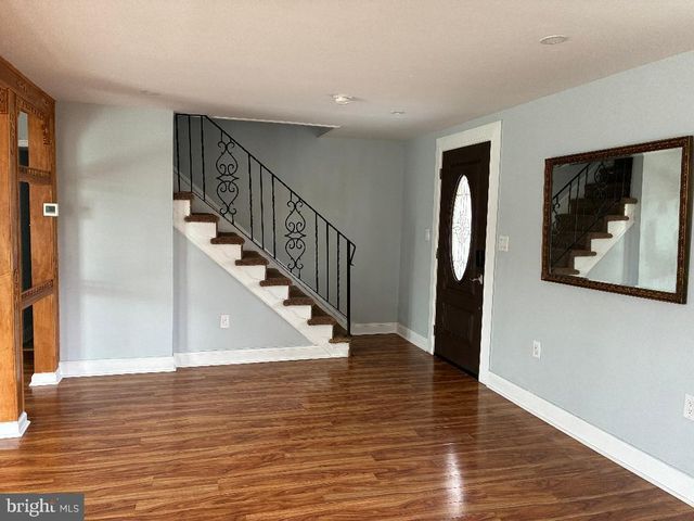 121 WALNUT AVE, Croydon, PA 19021