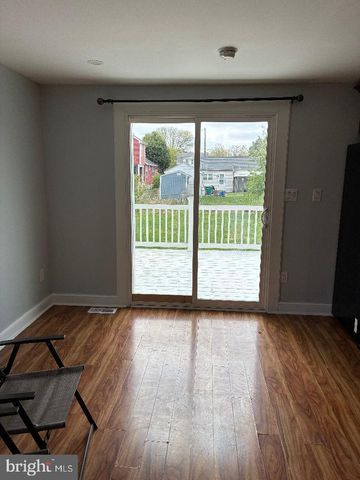 121 WALNUT AVE, Croydon, PA 19021