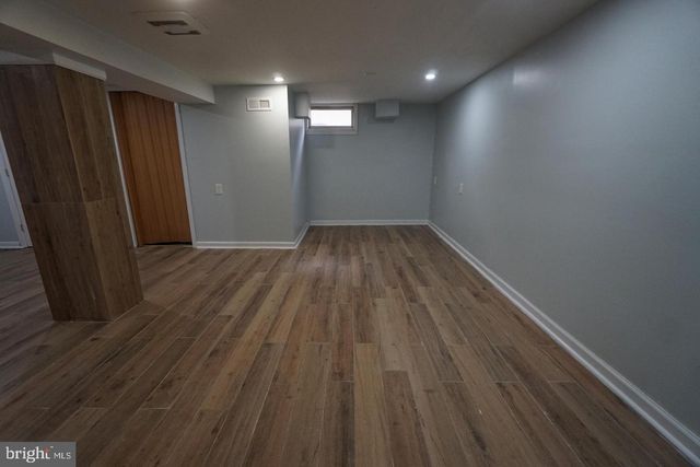 121 WALNUT AVE, Croydon, PA 19021