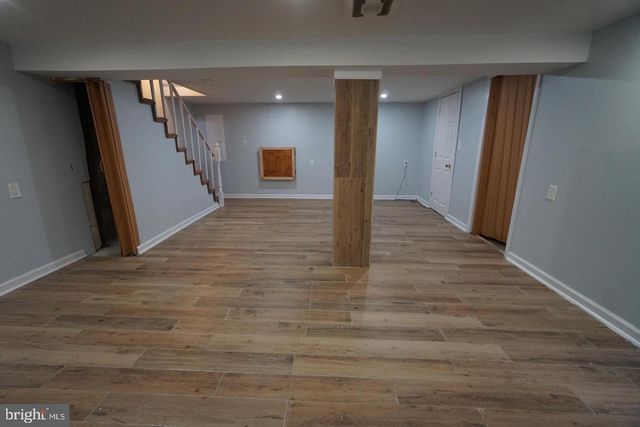 121 WALNUT AVE, Croydon, PA 19021