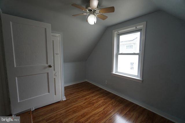 121 WALNUT AVE, Croydon, PA 19021