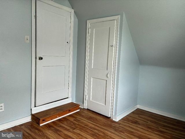 121 WALNUT AVE, Croydon, PA 19021