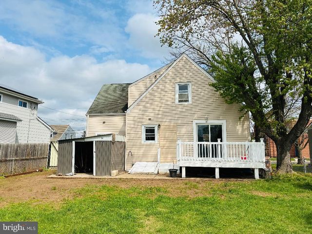 121 WALNUT AVE, Croydon, PA 19021