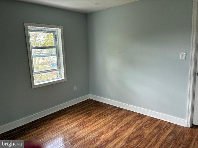 121 WALNUT AVE, Croydon, PA 19021