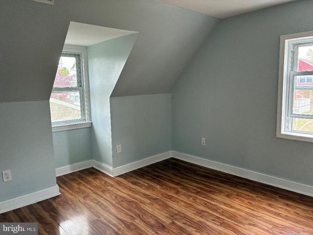 121 WALNUT AVE, Croydon, PA 19021