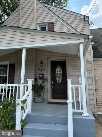121 WALNUT AVE, Croydon, PA 19021