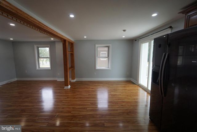 121 WALNUT AVE, Croydon, PA 19021