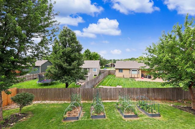 1013 E Pembrook Rd, Derby, KS 67037
