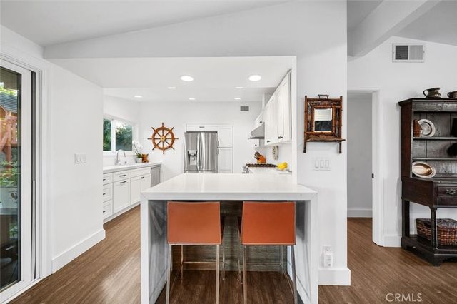 271 Rose Lane, Costa Mesa, CA 92627