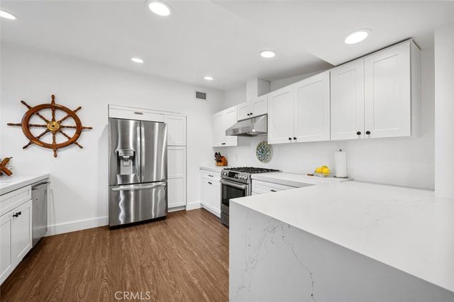 271 Rose Lane, Costa Mesa, CA 92627