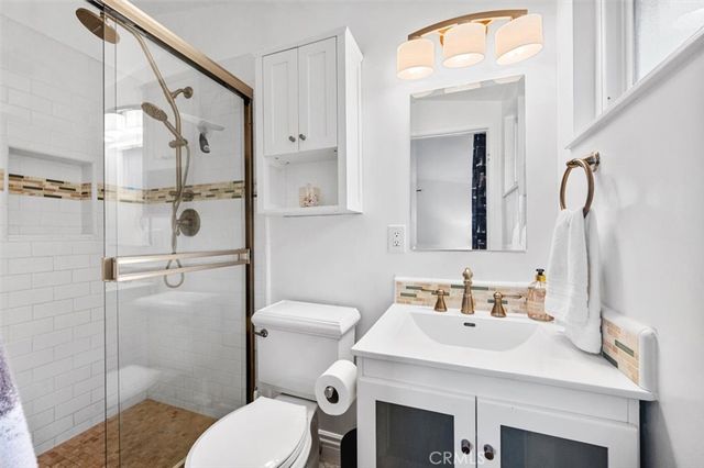 271 Rose Lane, Costa Mesa, CA 92627