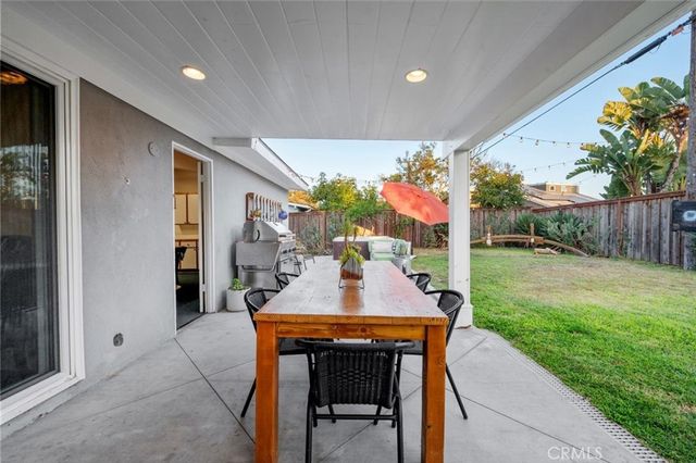 271 Rose Lane, Costa Mesa, CA 92627