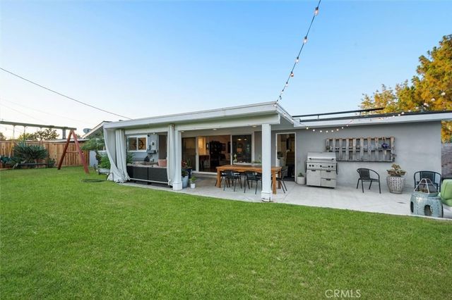 271 Rose Lane, Costa Mesa, CA 92627