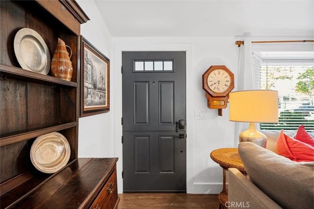 271 Rose Lane, Costa Mesa, CA 92627