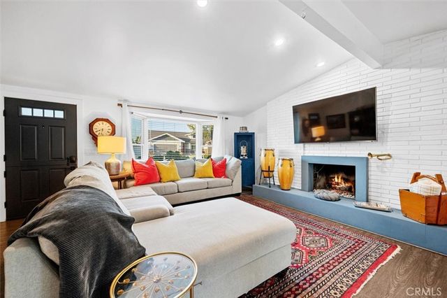 271 Rose Lane, Costa Mesa, CA 92627