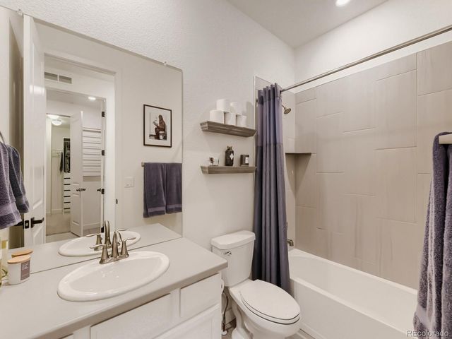12735 Lake Port Street, Longmont, CO 80504