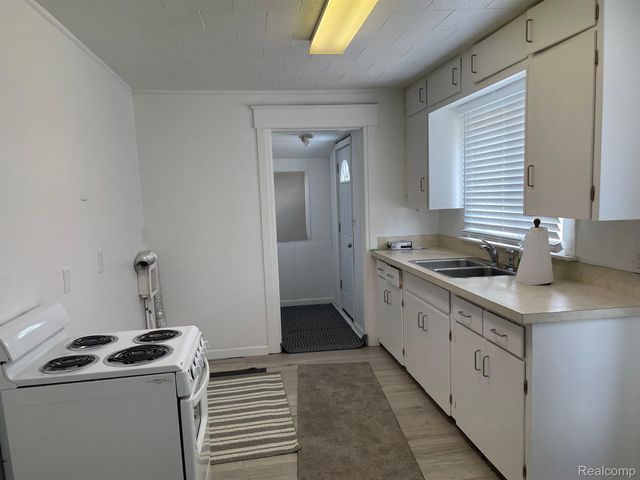 7562 Miller Road, Swartz Creek, MI 48473