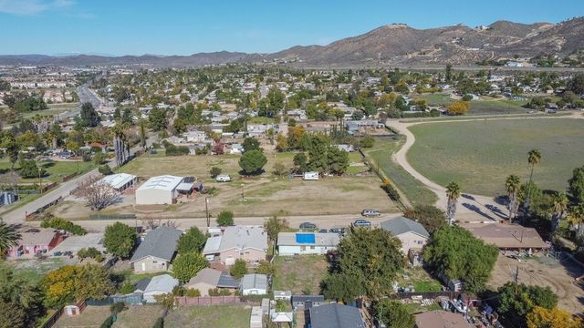 21225 Victorian, Wildomar, CA 92595