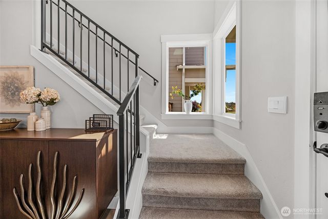 1021 169th Place SW, Lynnwood, WA 98037