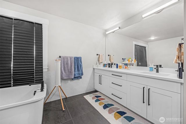 1021 169th Place SW, Lynnwood, WA 98037