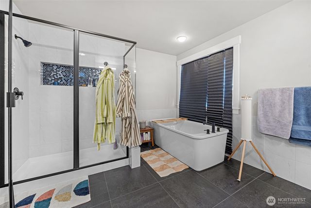 1021 169th Place SW, Lynnwood, WA 98037