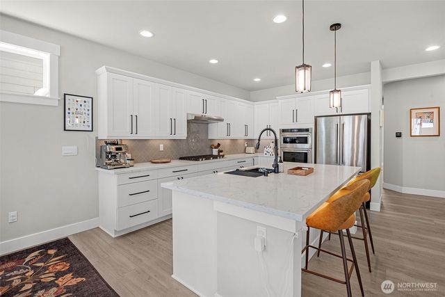 1021 169th Place SW, Lynnwood, WA 98037