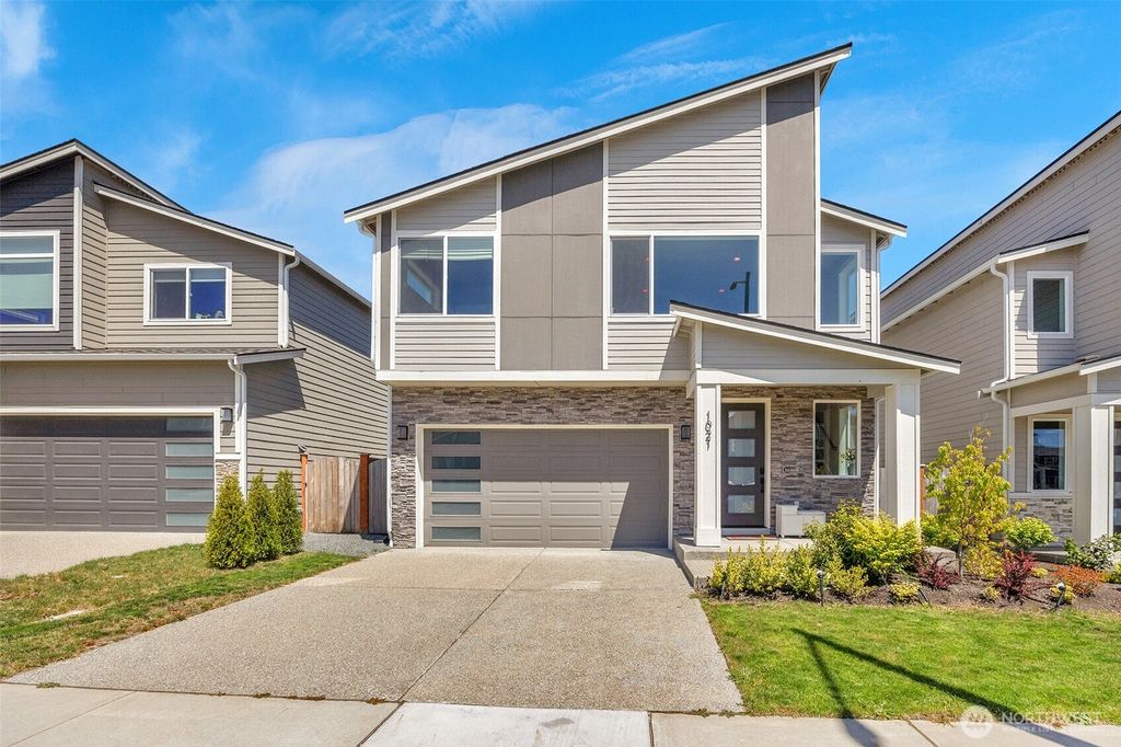 1021 169th Place SW, Lynnwood, WA 98037
