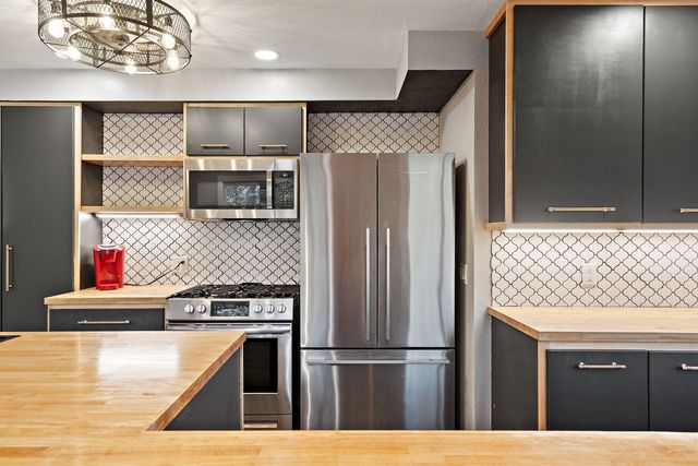 2090 SE Browns Woods Ridge, West Des Moines, IA 50265