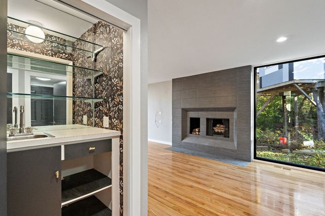 2090 SE Browns Woods Ridge, West Des Moines, IA 50265