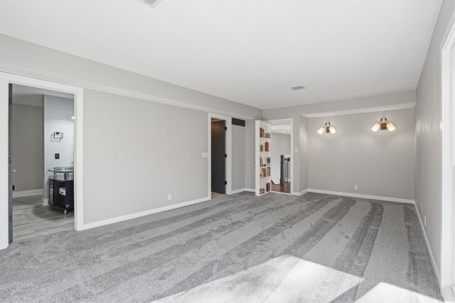 2090 SE Browns Woods Ridge, West Des Moines, IA 50265