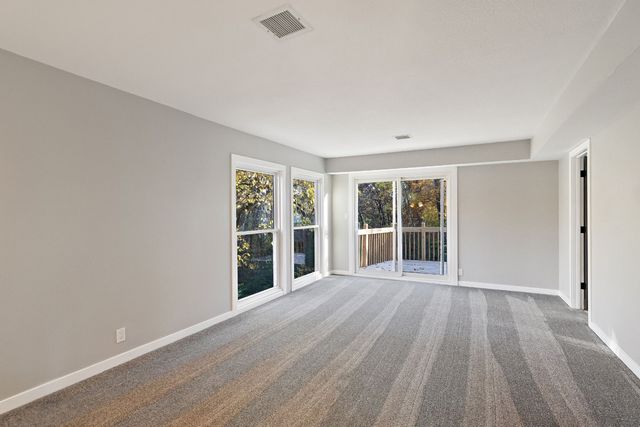 2090 SE Browns Woods Ridge, West Des Moines, IA 50265