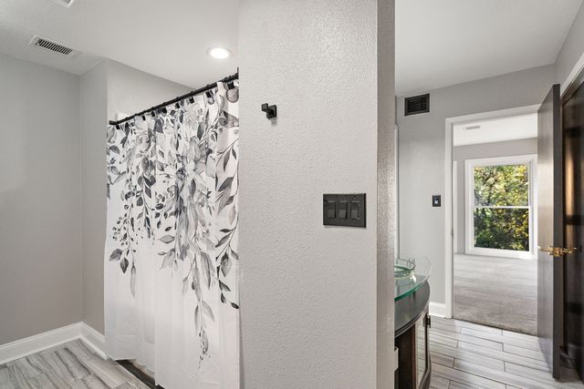 2090 SE Browns Woods Ridge, West Des Moines, IA 50265