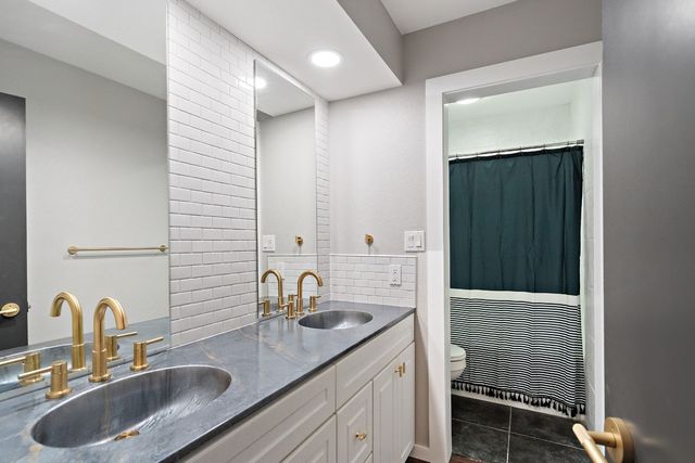 2090 SE Browns Woods Ridge, West Des Moines, IA 50265